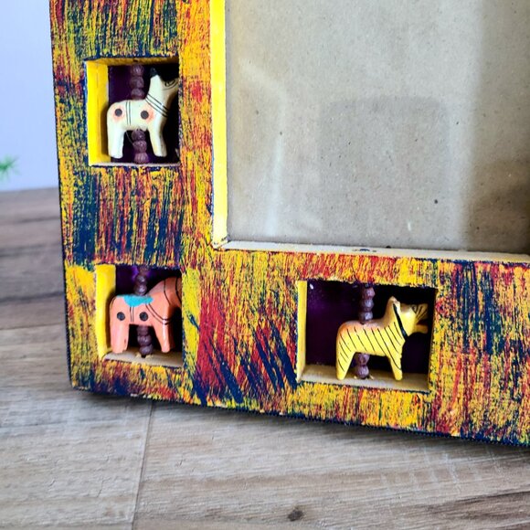 Indian wooden handcrafted picture frame with inserted moving animals. - Picture 3 of 8